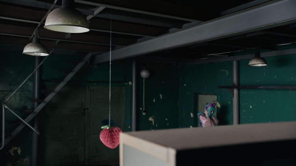 Screencap from the movie You Shouldn't Play Alone, displaying the cold and desolated environment of winter Estonia in the Russian comunity, and the life of Anna and Jevgeny and their troubled relationship