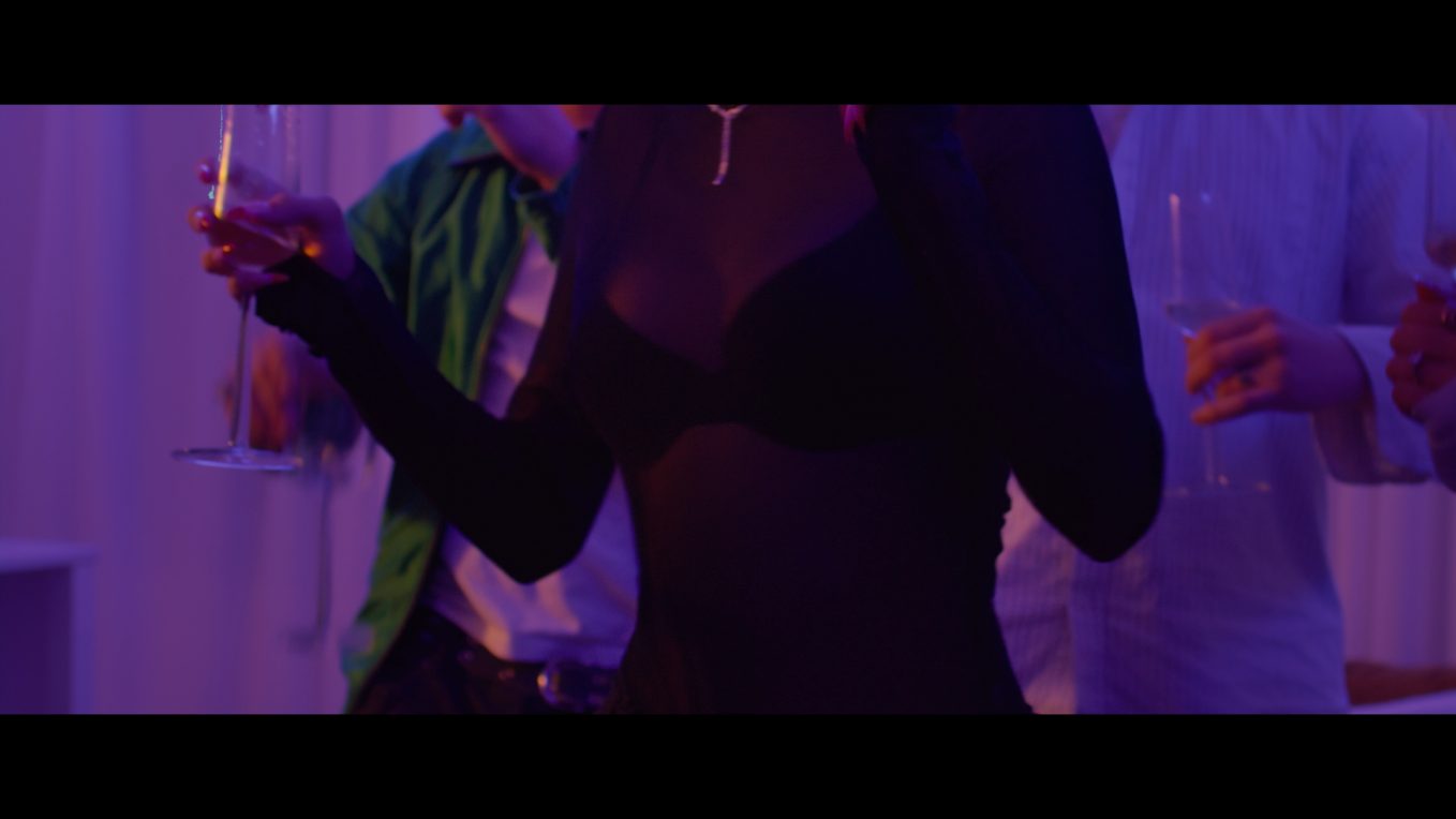 Averagekidluke – Hold Me Close (Music Video – 2025)