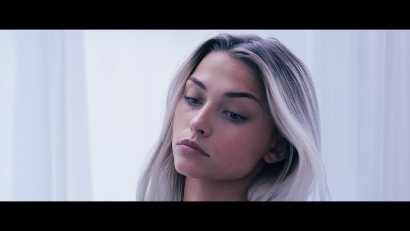 Averagekidluke – Hold Me Close (Music Video – 2025)