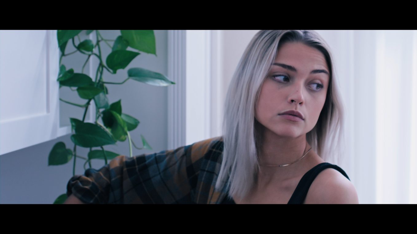 Averagekidluke – Hold Me Close (Music Video – 2025)